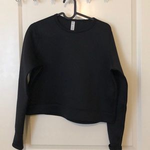 Underarmour black crop top